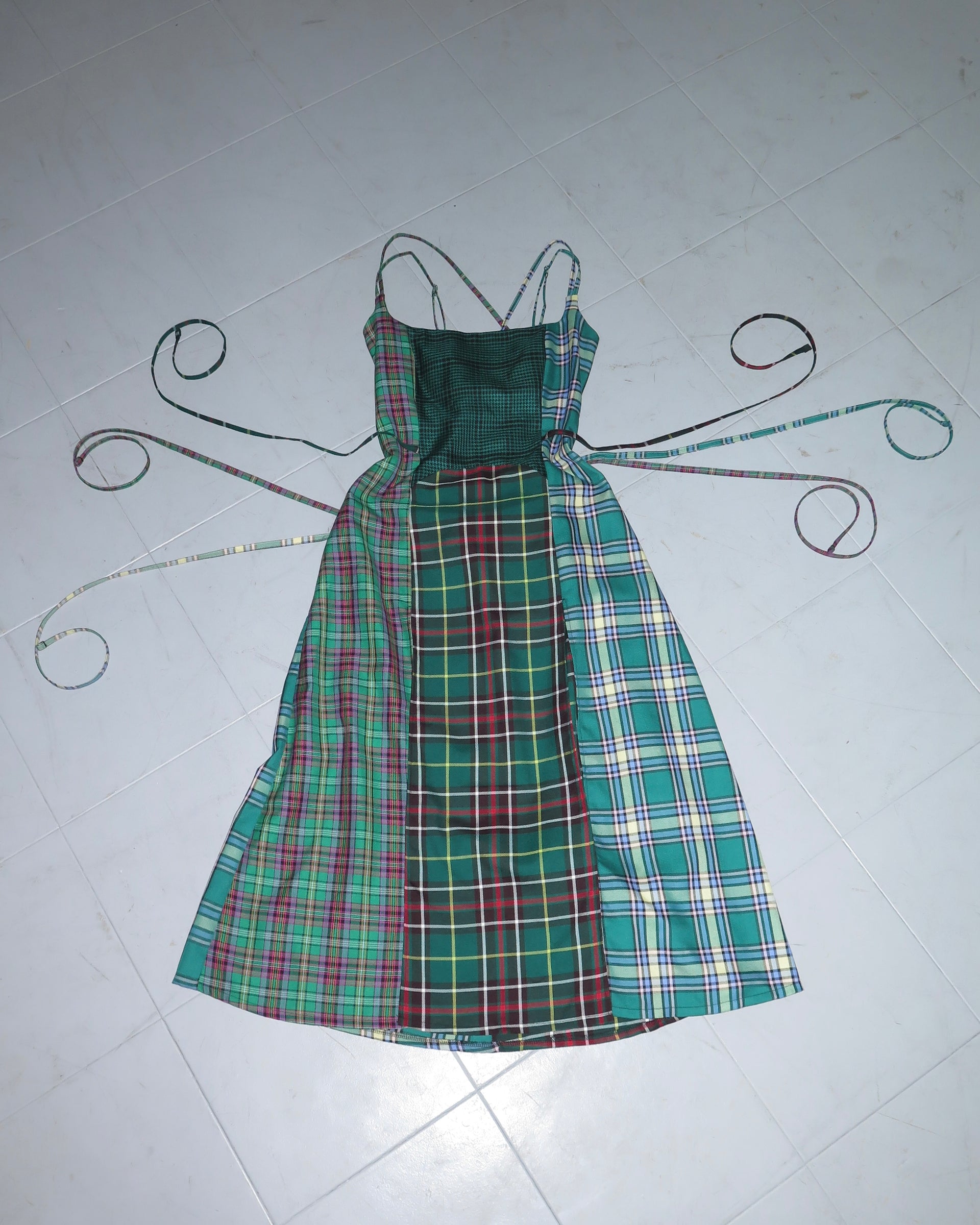 THE LONG U DRESS - MIXED PLAID SIZE 2