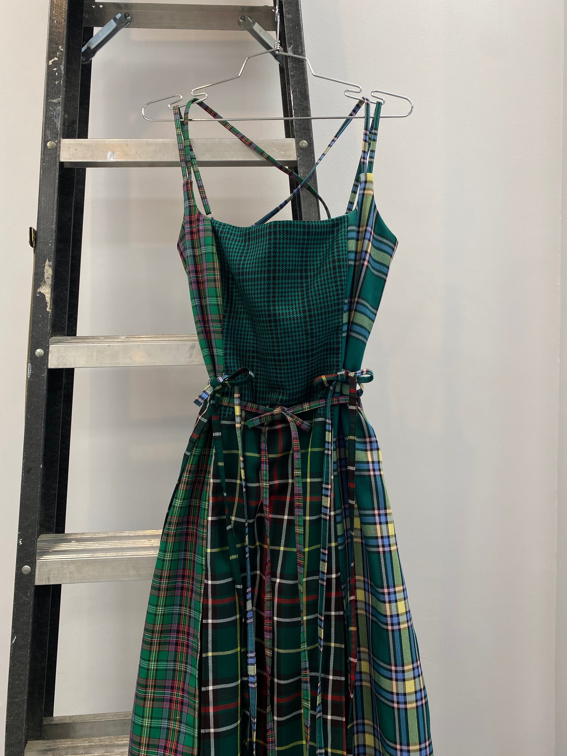 THE LONG U DRESS - MIXED PLAID SIZE 2