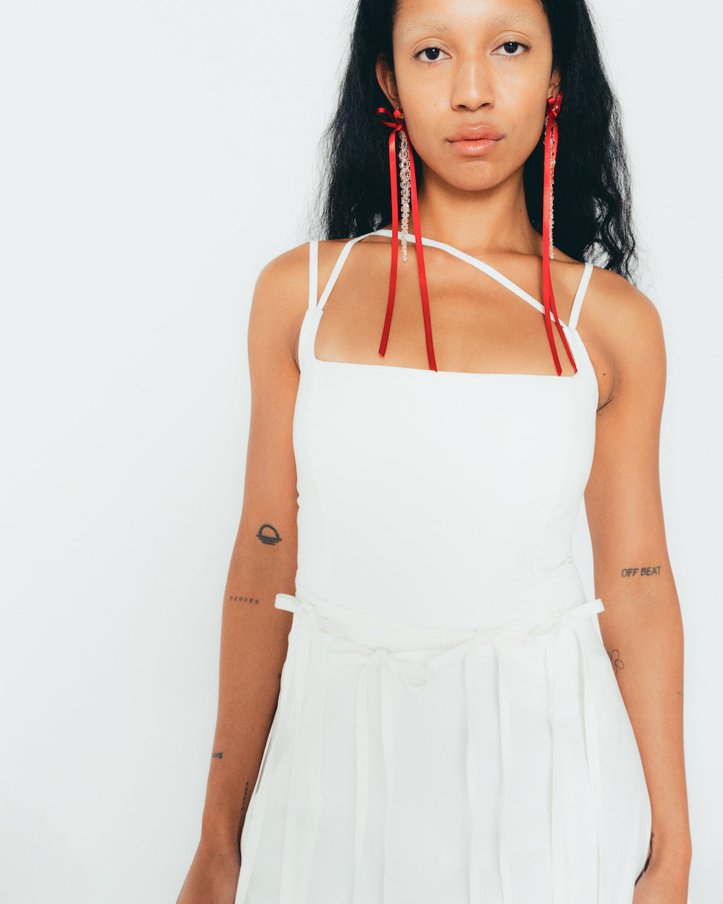 THE SHORT U DRESS - WHITE