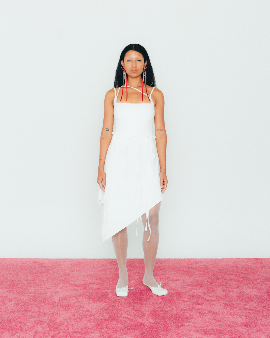 THE SHORT U DRESS - WHITE