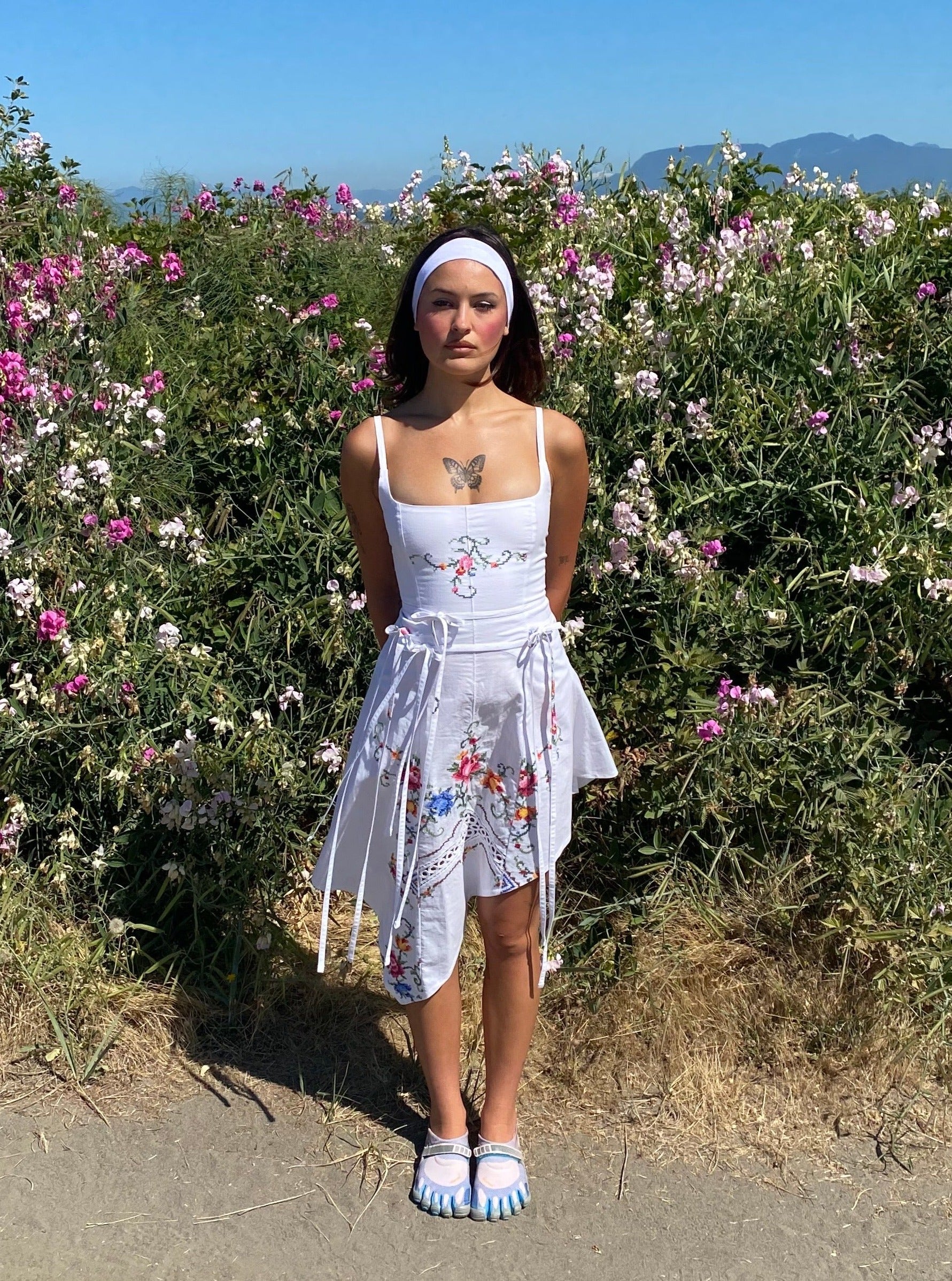 THE SHORT U DRESS - IVORY