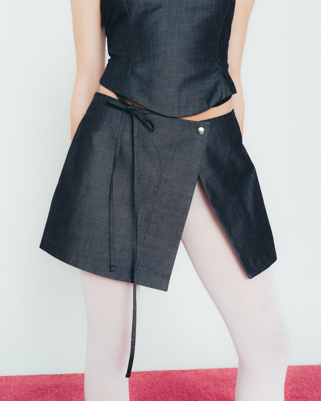 THE BELT SKIRT - BLACK DENIM