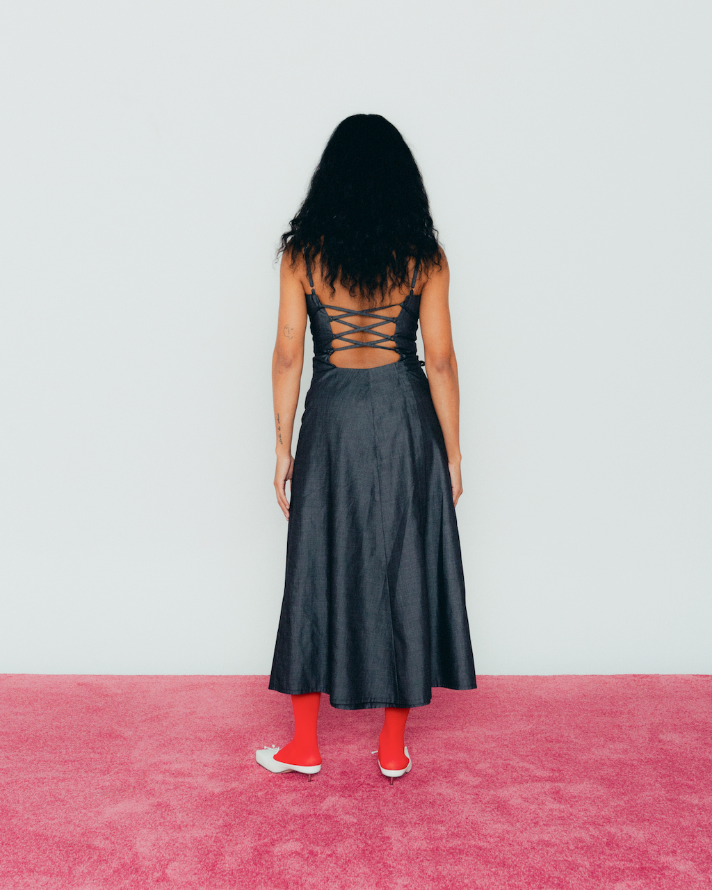 THE LONG U DRESS - BLACK DENIM