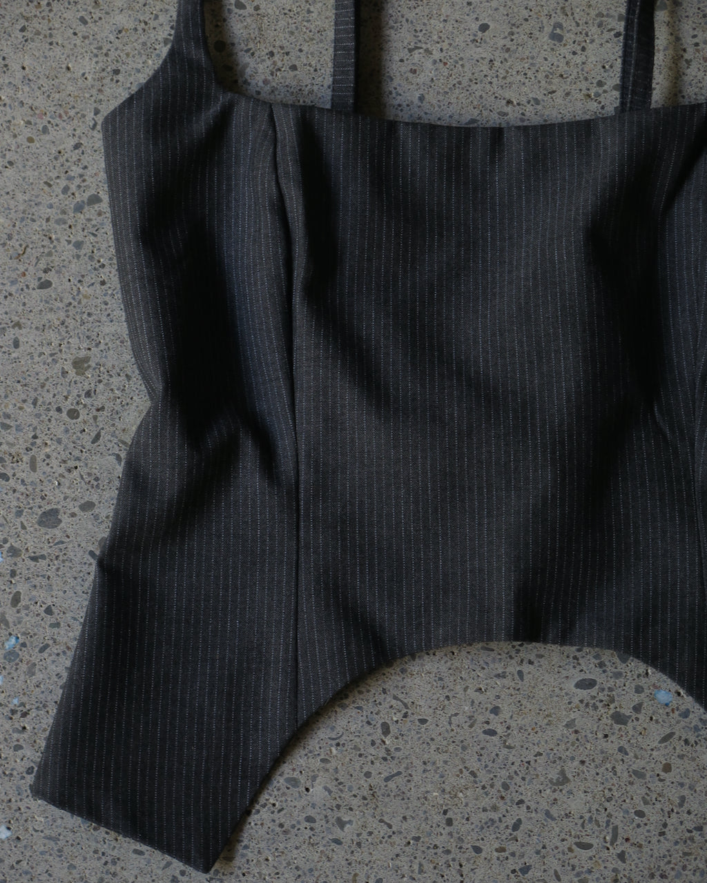 U TOP -GUNMETAL PINSTRIPE